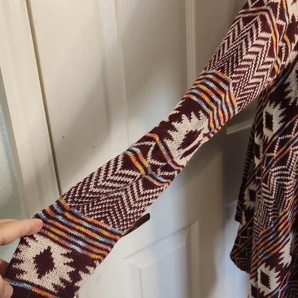 Xhilaration Burgundy and Cream Knit - Picture 9 of 14